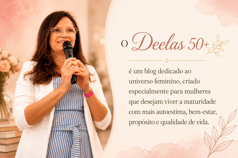 “Alda Leite, criadora do blog Deelas 50+, sorrindo durante uma apresentação, transmitindo acolhimento, experiência e inspiração para mulheres maduras.”
